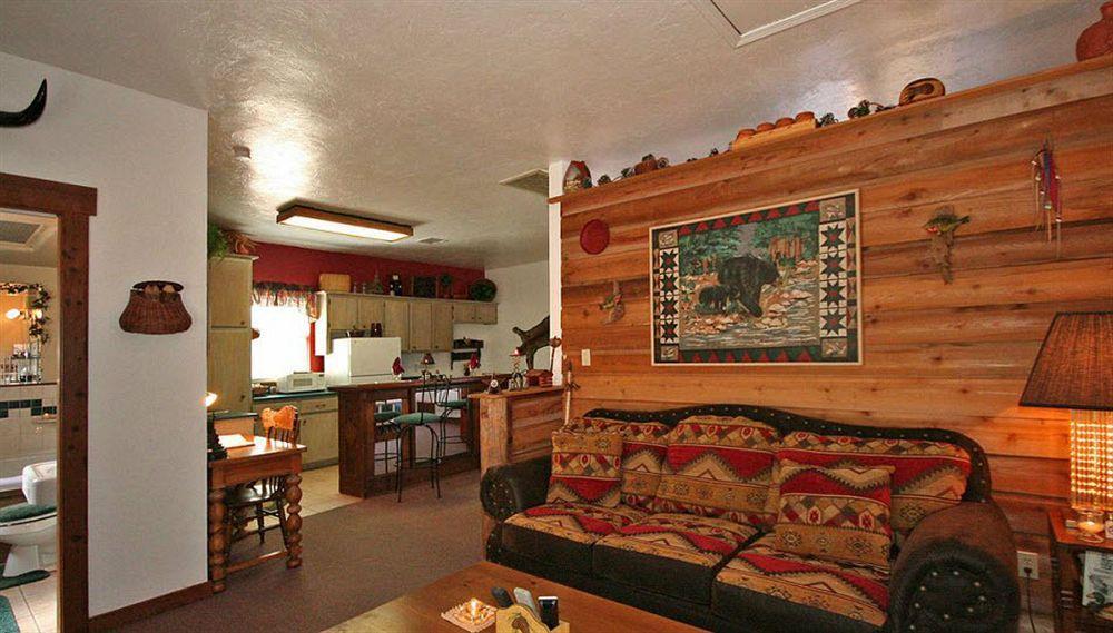نورمان The Whispering Pines Inn المظهر الخارجي الصورة