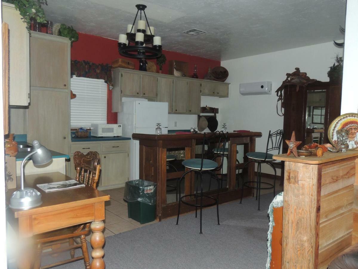 نورمان The Whispering Pines Inn المظهر الخارجي الصورة