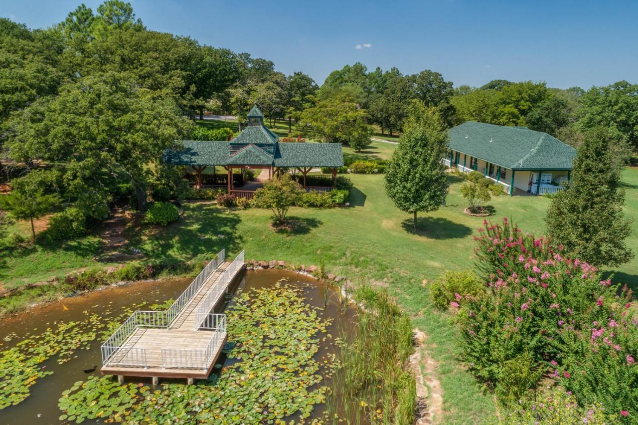 نورمان The Whispering Pines Inn المظهر الخارجي الصورة